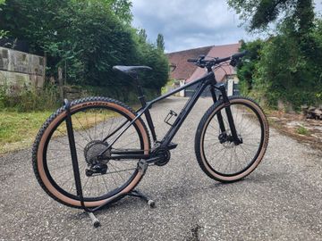 Used Trek Procaliber Shimano Deore XT 2018 Mountainbike, Black — image 2 of 6
