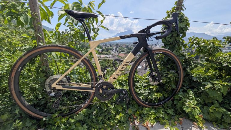 Tweedehands Canyon Grail CF SL 8 2023 2023 Road & Gravel — afbeelding 3 van 7