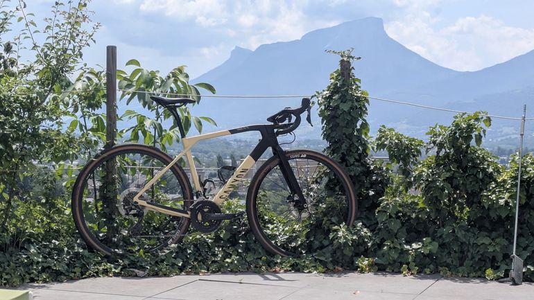 Tweedehands Canyon Grail CF SL 8 2023 2023 Road & Gravel — afbeelding 2 van 7
