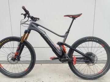 Lapierre E-zesty AM LTD 2021 Mountainbike usato, Grigio chiaro — immagine 1 di 6