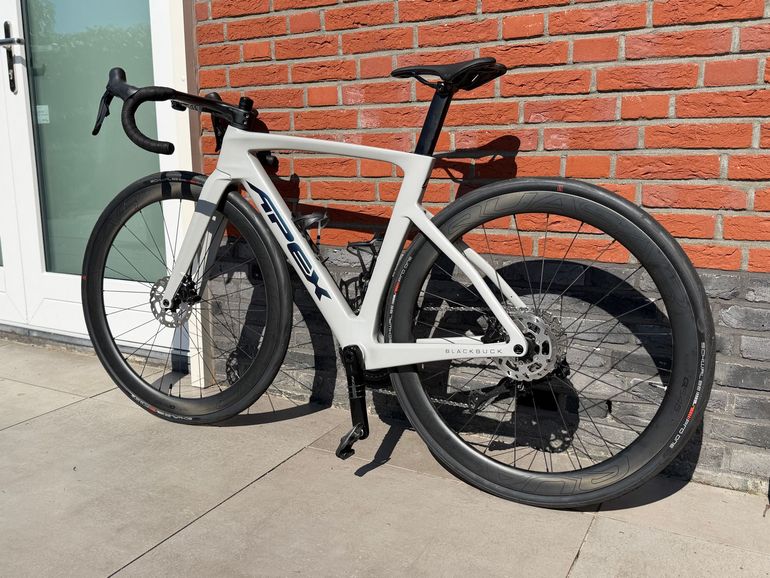 Gebrauchtes Apex Blackbuck Shimano 105 Di2 2023 Road & Gravel, Hellgrau — Bild 2 von 7