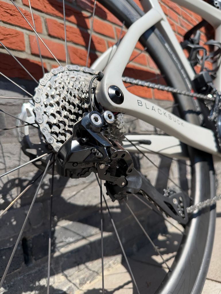 Gebrauchtes Apex Blackbuck Shimano 105 Di2 2023 Road & Gravel, Hellgrau — Bild 4 von 7