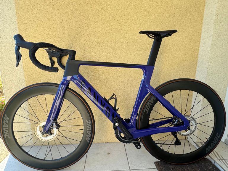 Used Canyon Aeroad CF SLX 8 Di2 Cosmic 2024 2024 Road & Gravel, Purple — image 1 of 5