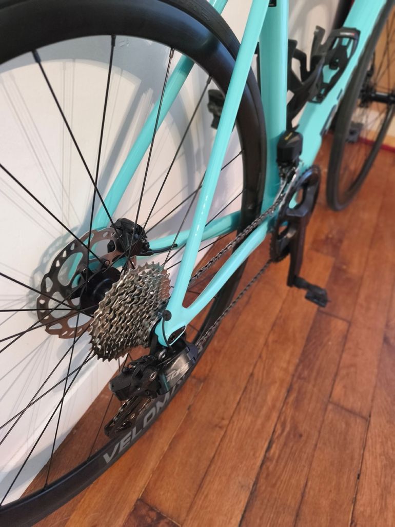 Used Bianchi Sprint Shimano 105 Di2 2025 Road & Gravel, Blue — image 3 of 7