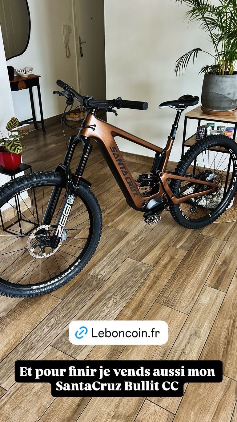 Used Santa Cruz BULLIT R / Carbon CC 2023 2023 Mountainbike, Orange — image 1 of 4