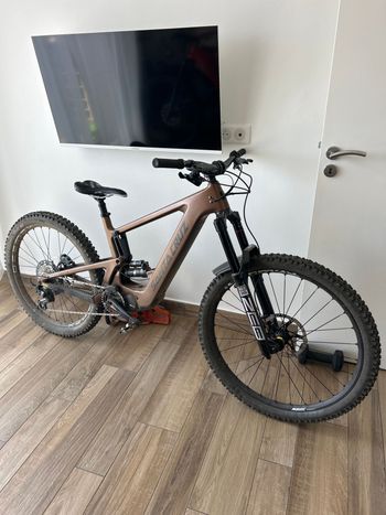 Used Santa Cruz BULLIT R / Carbon CC 2023 2023 Mountainbike, Orange — image 2 of 4