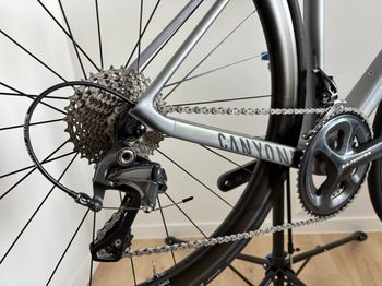 Used Canyon Ultimate CF SL 9.0 F10 2016 Road & Gravel, Light Gray — image 4 of 8