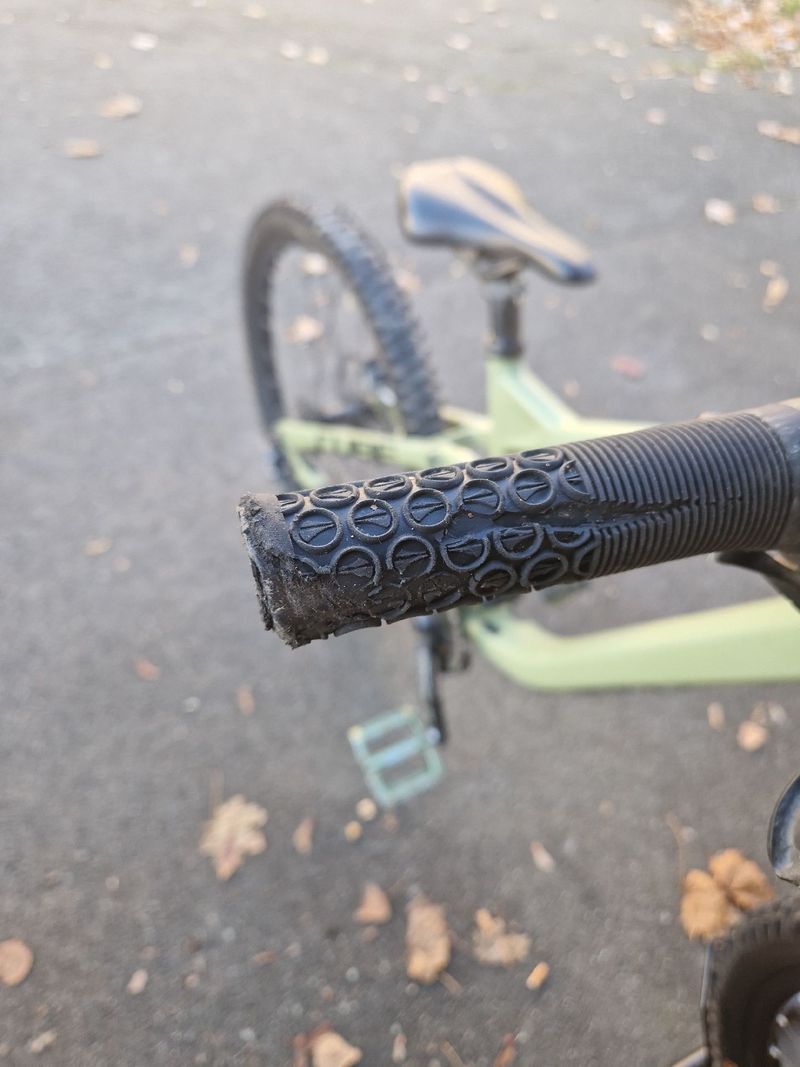 CUBE TWO15 RACE 27.5 2024 2024 Mountainbike usato, Verde — immagine 8 di 10