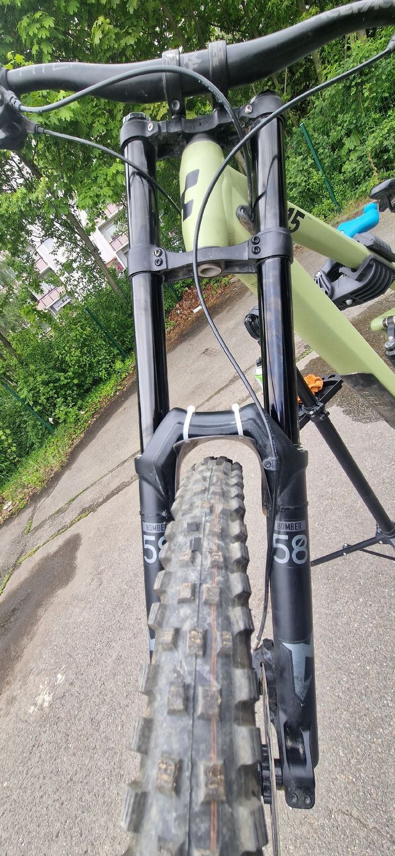 CUBE TWO15 RACE 27.5 2024 2024 Mountainbike usato, Verde — immagine 9 di 10