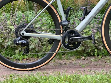 Used BMC Roadmachine 01 THREE 2021 2021 Road & Gravel, Green — image 3 of 5