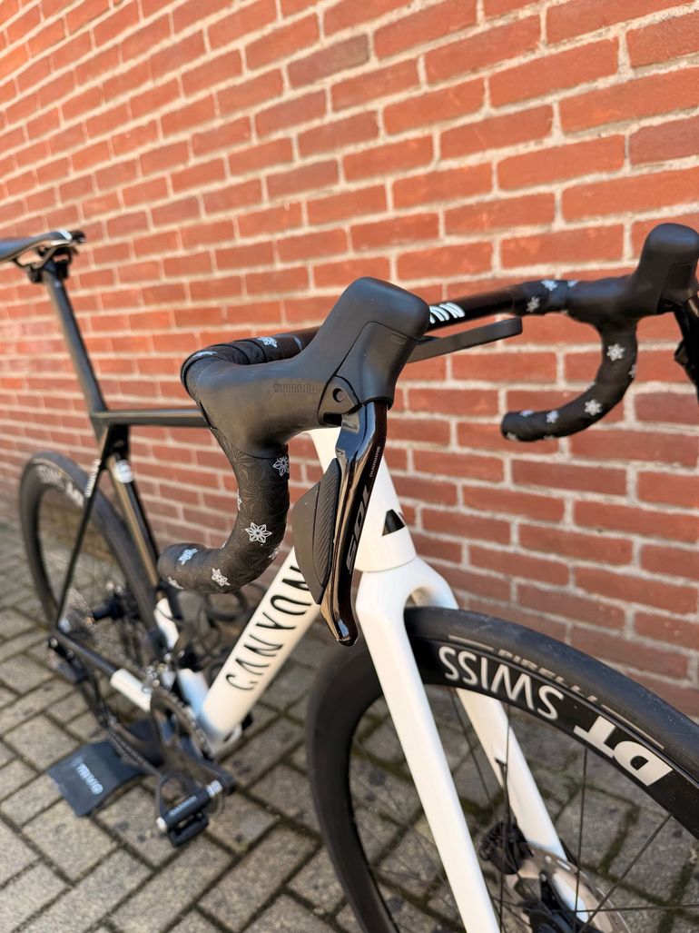 Canyon Ultimate CF SL 7 Di2 2024 2024 Road & Gravel d'occasion — image 5 sur 7