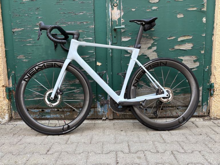 Used CUBE LITENING AIR C:68X FRAMESET, LIMITED EDITION 2025 2025 Road & Gravel, White — image 4 of 10