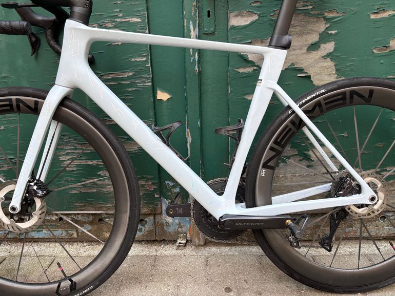 Used CUBE LITENING AIR C:68X FRAMESET, LIMITED EDITION 2025 2025 Road & Gravel, White — image 2 of 10