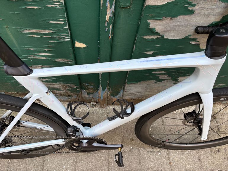 Used CUBE LITENING AIR C:68X FRAMESET, LIMITED EDITION 2025 2025 Road & Gravel, White — image 6 of 10