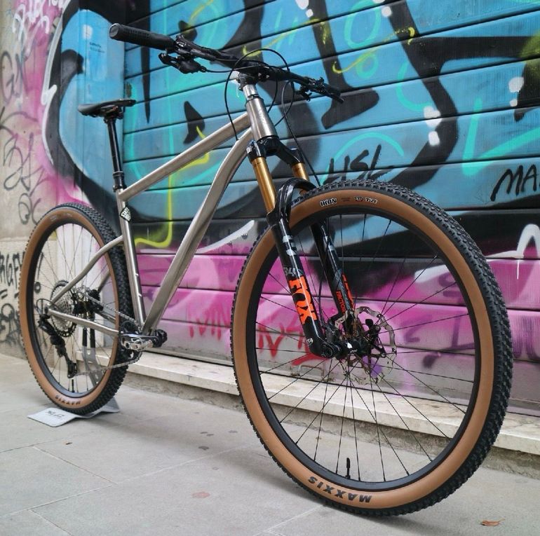 Brugt Custom Custom Shimano Deore XT 2025 Mountainbike — billede 1 af 7