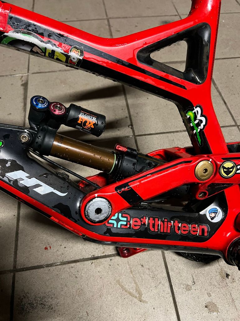Brugt YT Industries Tues CF 2018 Frameset 2018 Mountainbike — billede 3 af 9