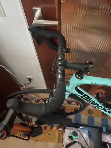 Bianchi Intenso Ultegra 2017 2017 Road & Gravel usato, Verde — immagine 4 di 5