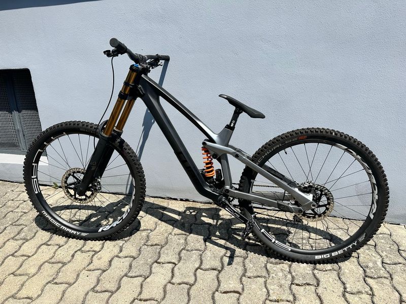 Used CUBE TWO15 HPC SLT 2021 2021 Mountainbike, Black, 29 — image 2 of 10