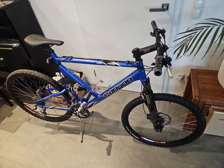 Gebrauchtes Canyon Custom Shimano Deore XT 2010 Mountainbike, Blau — Bild 1 von 15