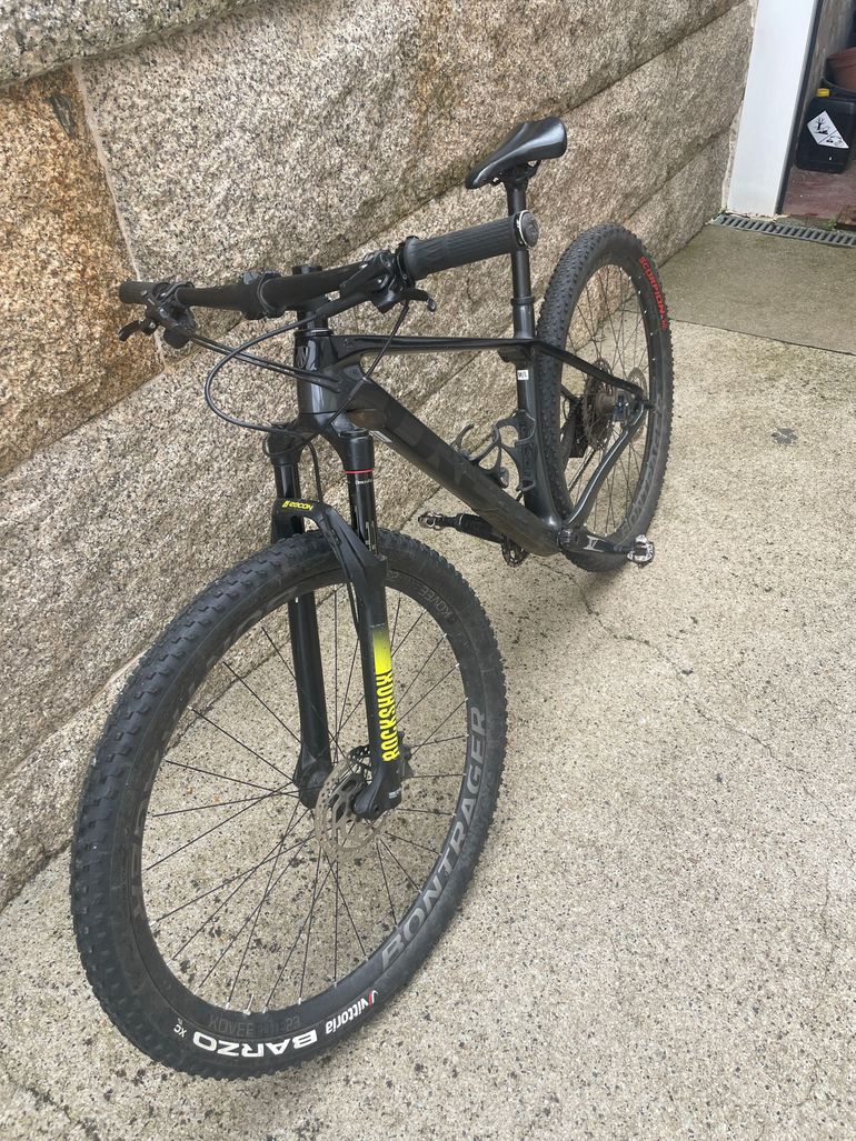 Trek Procaliber Shimano Deore 2022 Mountainbike de segunda mano, Negro — imagen 5 de 6