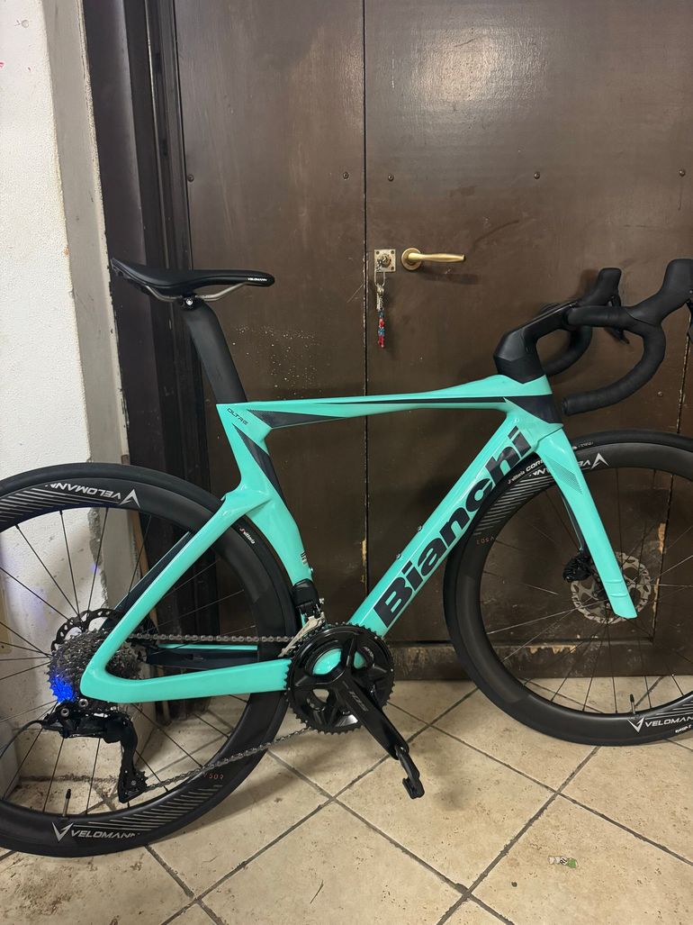 Tweedehands Bianchi Oltre Comp 105 Di2 2024 2024 Road & Gravel — afbeelding 6 van 6