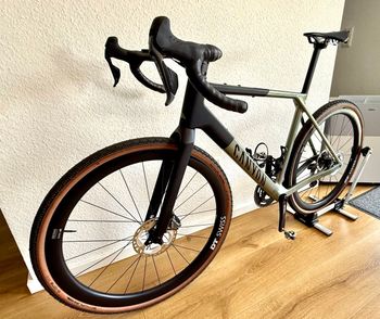 Used Canyon Grail CF SLX 8 Di2 2024 2024 Road & Gravel, Black — image 20 of 25