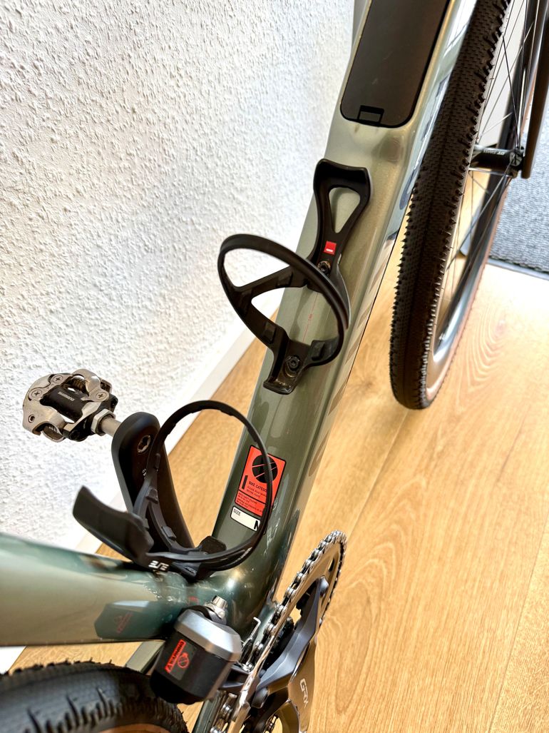 Used Canyon Grail CF SLX 8 Di2 2024 2024 Road & Gravel, Black — image 16 of 25