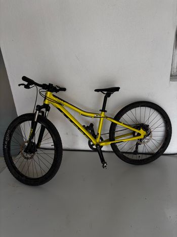 Scott Scale 24 disc 2023 2023 Youth d'occasion — image 2 sur 5