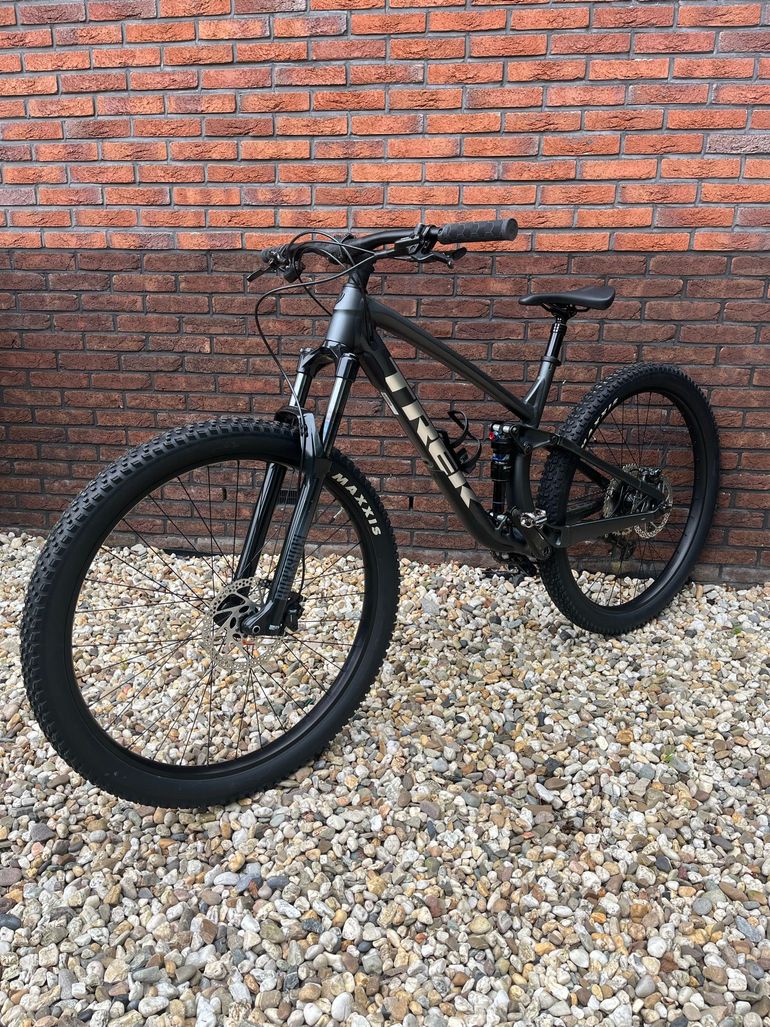 Gebrauchtes Trek Fuel EX 5 Gen 5 2023 2023 Mountainbike, Schwarz, 27.5, 29 — Bild 1 von 15