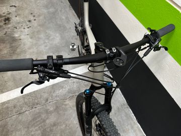 Brugt Canyon Lux Trail CF 6 2023 2023 Mountainbike — billede 7 af 8