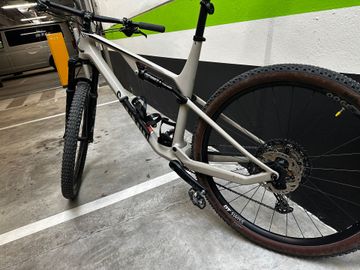 Brugt Canyon Lux Trail CF 6 2023 2023 Mountainbike — billede 2 af 8