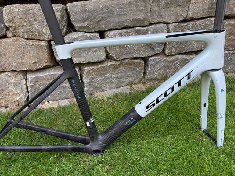Used Scott Addict RC Pro HMX Frame set 2026 Frameset 2026 Road & Gravel, White — image 1 of 10