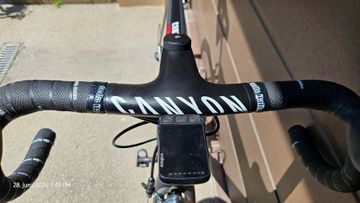 Gebrauchtes Canyon Ultimate CF SLX 8.0 2018 2018 Road & Gravel, Hellgrau — Bild 13 von 13