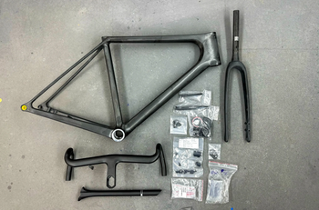 Tweedehands O.P.E.N. UPPER CONCE.PT (UDH) Frameset Con Manillar 400A O 420A Totalmente Nueva En La Caja A Estrenar. Con Factora De Compra. Vendo Por Lesion- . Vendo Por Lesion. Frameset 2026 Racefiets & gravel