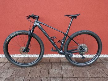 Used Trek Procaliber 9.5 2022 2022 Mountainbike, Black, 29 — image 2 of 7