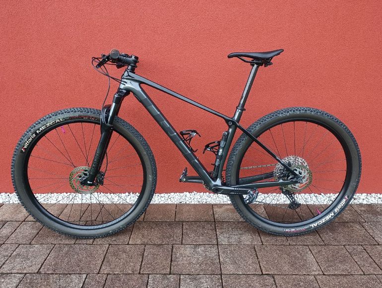 Used Trek Procaliber 9.5 2022 2022 Mountainbike, Black, 29 — image 2 of 7