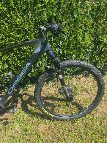 Used Orbea Alma Shimano Deore XT 2018 Mountainbike, Black — image 7 of 8