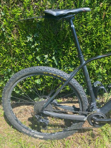 Used Orbea Alma Shimano Deore XT 2018 Mountainbike, Black — image 8 of 8