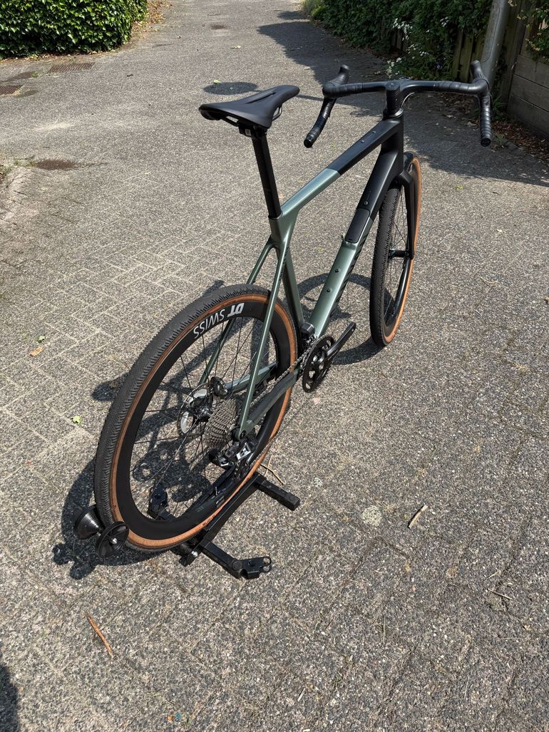 Used Canyon Grail CF SLX 8 Di2 2024 2024 Road & Gravel, Light Gray — image 25 of 26