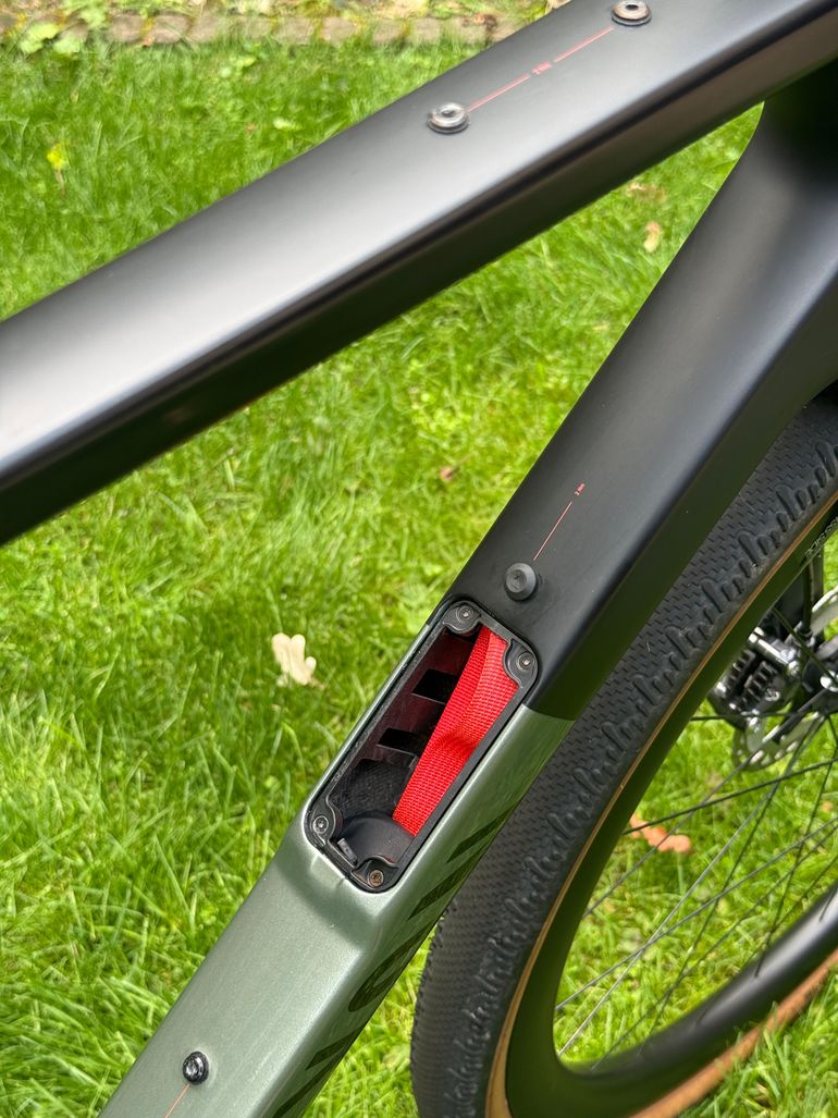 Used Canyon Grail CF SLX 8 Di2 2024 2024 Road & Gravel, Light Gray — image 8 of 26