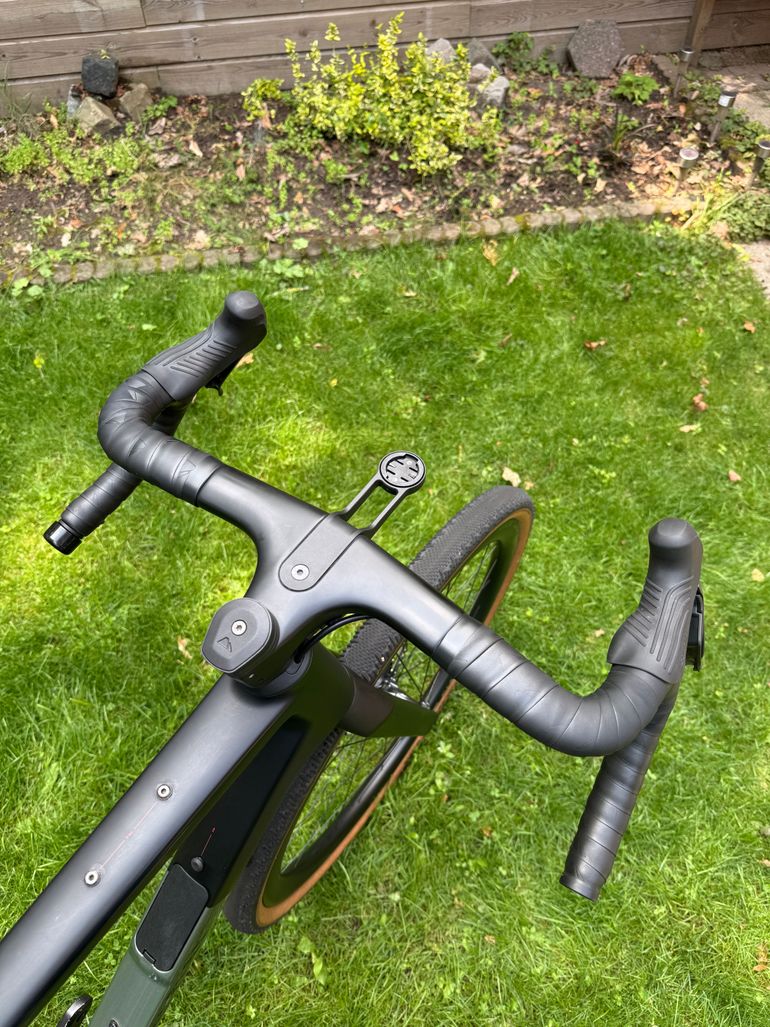 Used Canyon Grail CF SLX 8 Di2 2024 2024 Road & Gravel, Light Gray — image 19 of 26
