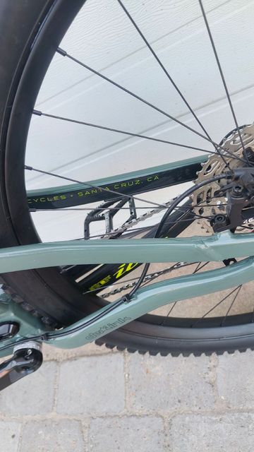 Used Ibis Cycles Custom Shimano Deore 2022 Mountainbike, Green — image 13 of 18