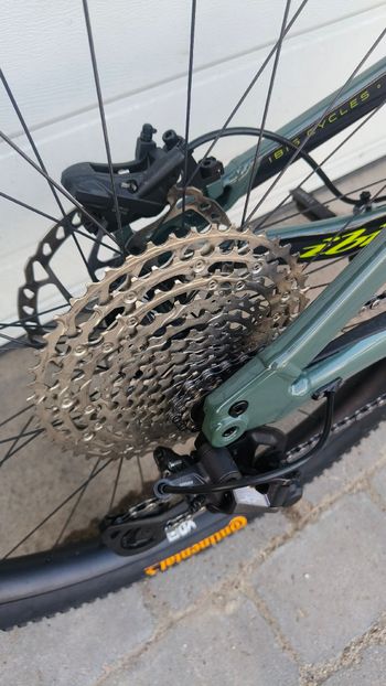 Ibis Cycles Custom Shimano Deore 2022 Mountainbike d'occasion — image 3 sur 10