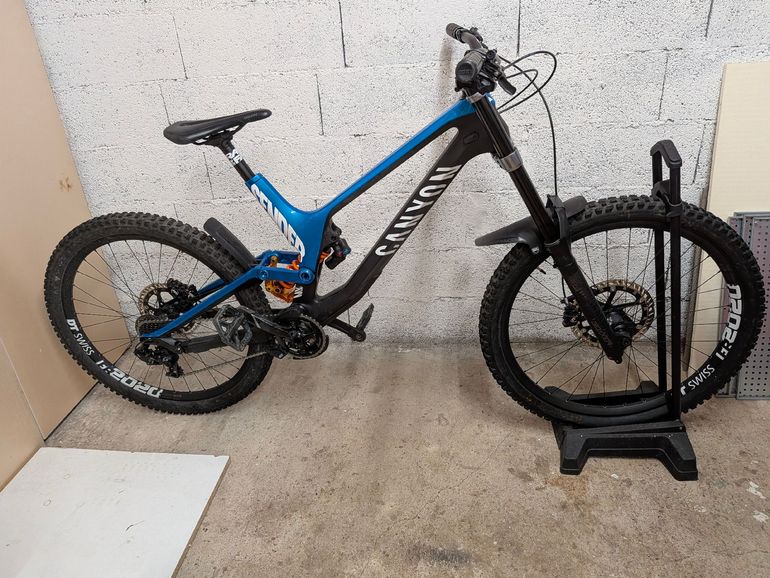 Używany Canyon Sender CF 7.0 2019 2019 Mountainbike — zdjęcie 1 z 13