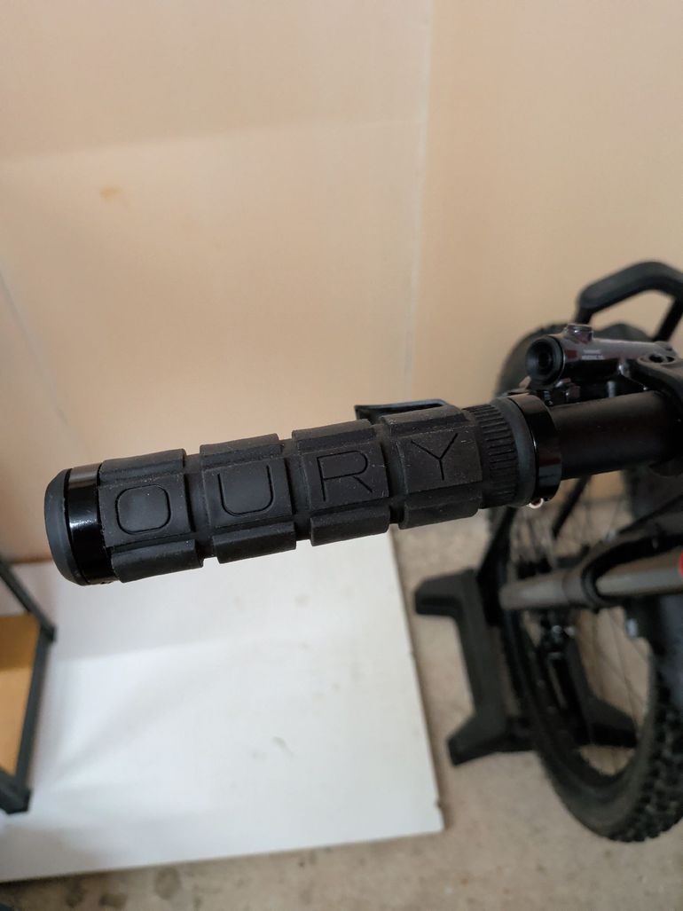 Używany Canyon Sender CF 7.0 2019 2019 Mountainbike — zdjęcie 11 z 13