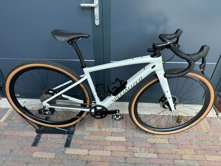 Used Specialized Diverge Expert 2024 2024 Road & Gravel, White — image 1 of 5