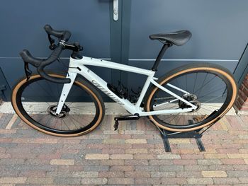 Used Specialized Diverge Expert 2024 2024 Road & Gravel, White — image 4 of 5