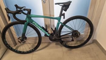 Used Bianchi Specialissima PRO Ultegra Di2 2025 2025 Road & Gravel, Green — image 2 of 11