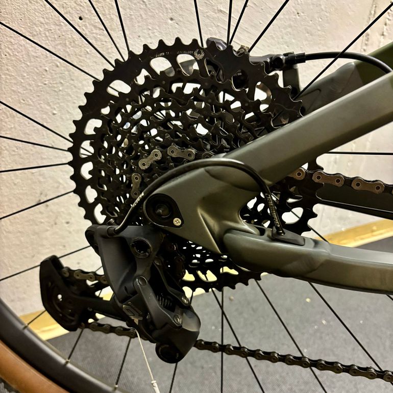 Używany CUBE STEREO ONE22 HPC TM 2023 2023 Mountainbike — zdjęcie 11 z 16