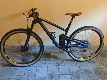 Gebrauchtes Focus O1E 8.7 2020 2020 Mountainbike, Schwarz — Bild 2 von 5